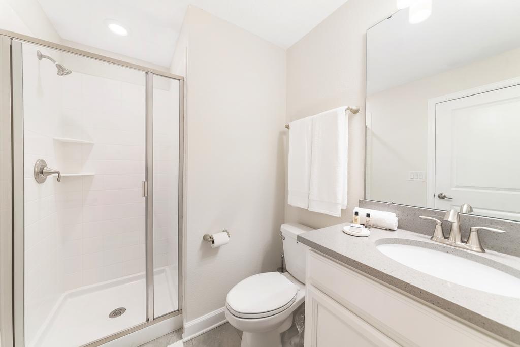 Modern 5 Bedroom Home, Disney Area - thumb 2