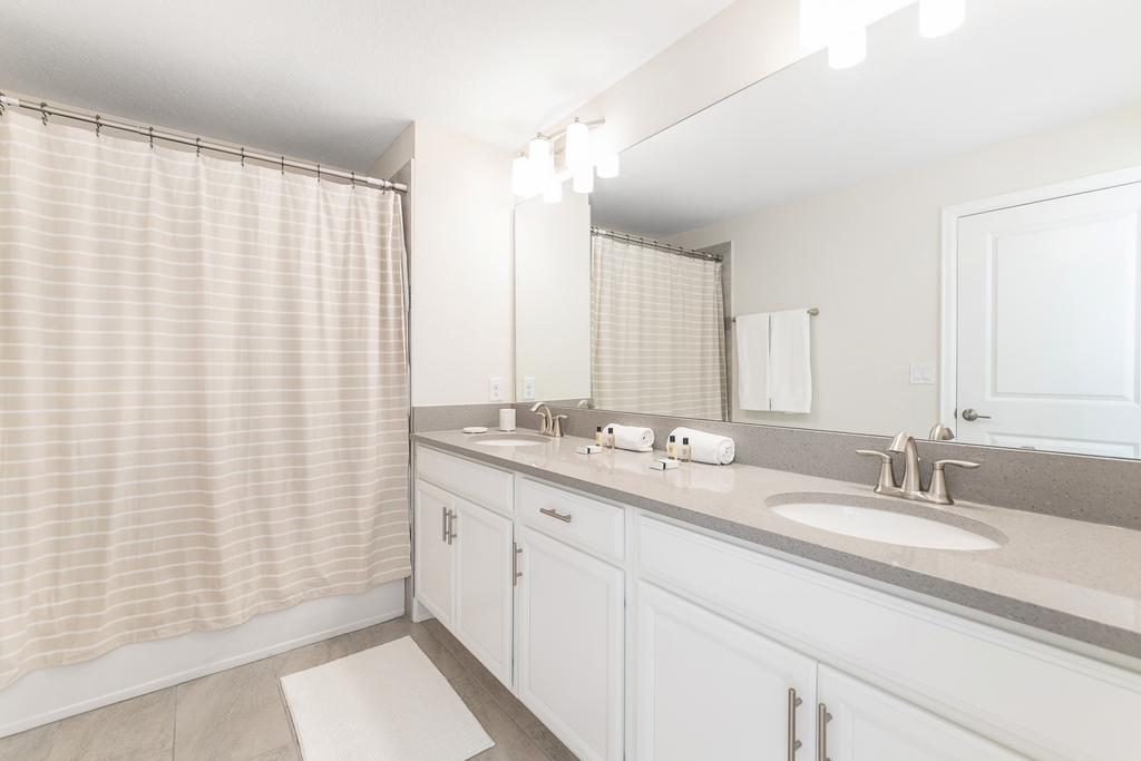 Modern 5 Bedroom Home, Disney Area - thumb 3
