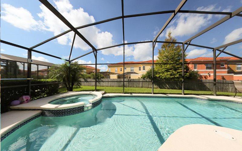 Modern Lake Berkley 7 Bedroom Pool Home - thumb 1