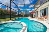 Modern Lake Berkley 7 Bedroom Pool Home Accommodation Deal