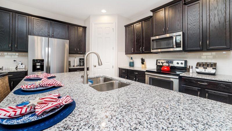 Modern Solara Resort 4 Bedroom Pool Home - thumb 3