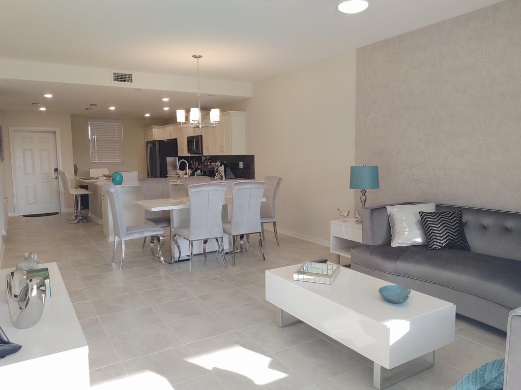 NEW SPECIAL OFFER!!! MIRROR - Brand New Condo!! (5 Min Disney And Outlets) At Storey Lake Resort - thumb 3