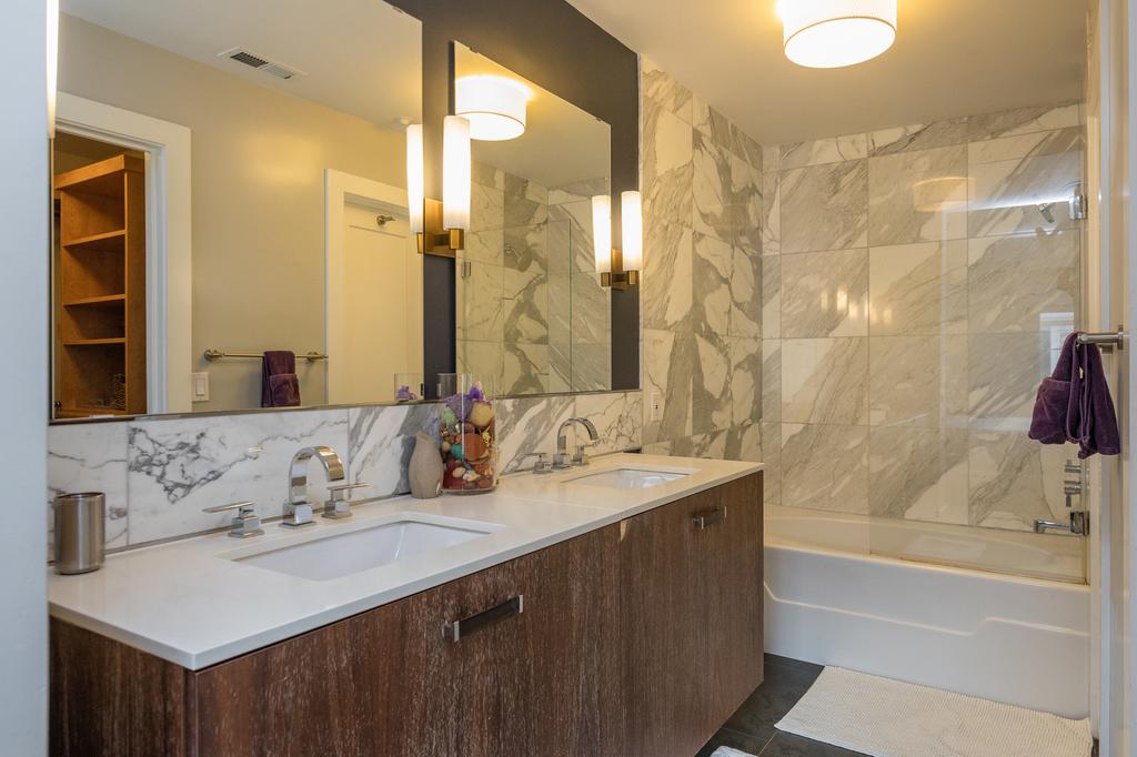 Posh Waterfront Home Condo Condo - thumb 1