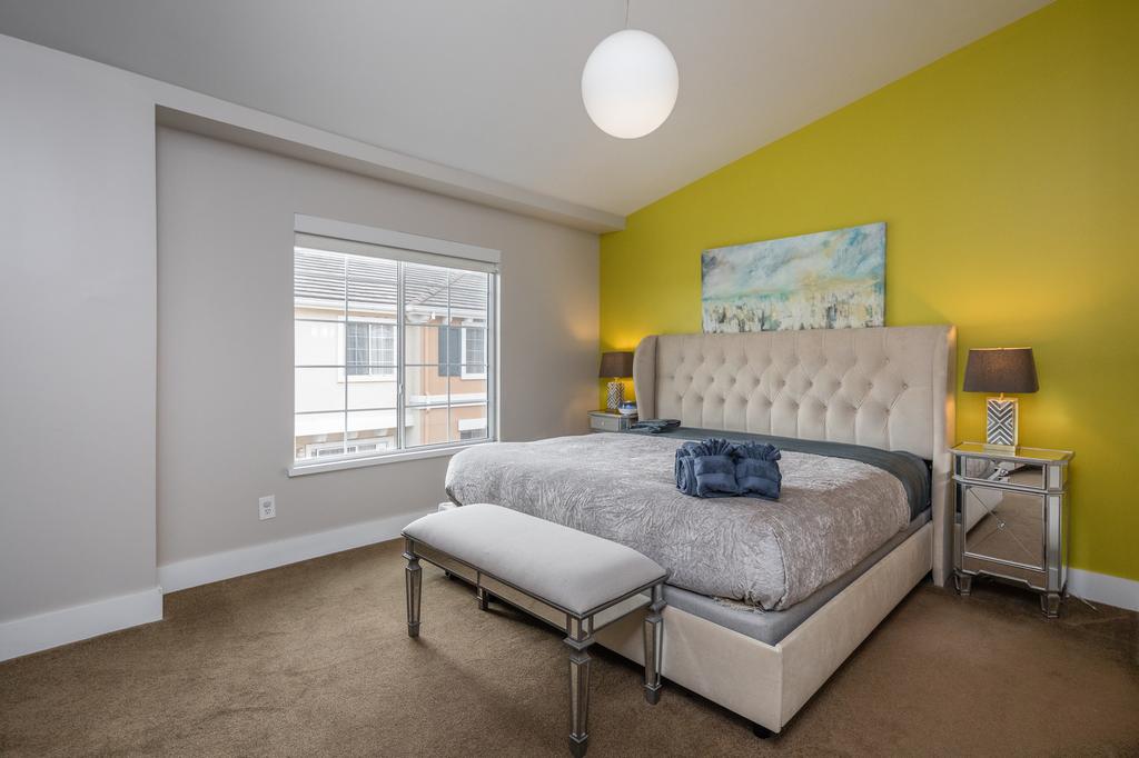 Posh Waterfront Home Condo Condo - thumb 2