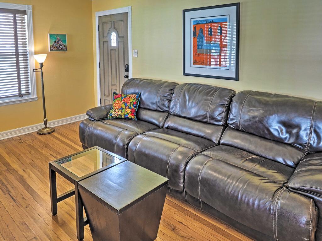 Quaint 3BR Austin Home Just 10 Minutes To Downtown - thumb 3