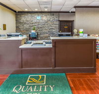 Quality Inn  Suites Hardeeville - Savannah North - Renovated with Restaurant On-Site - Accommodation Deal