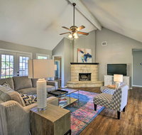 Renovated Home Nestled on Cibolo Creek with Fire Pit - Accommodation Deal