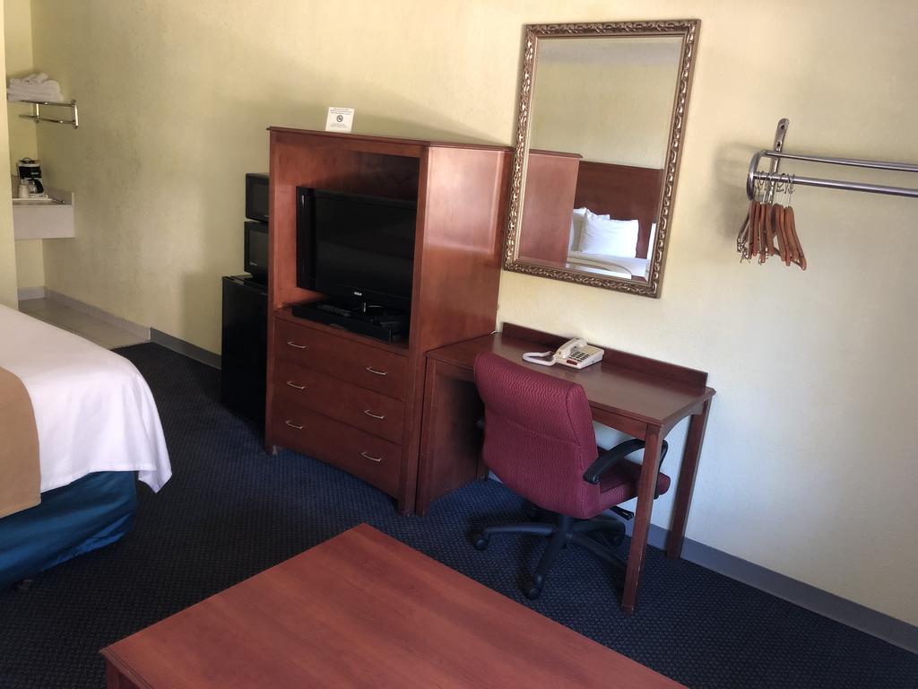 Royale Inn - thumb 2