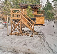 Rustic Treehouse Bungalow - 3 Mi to Ski Cloudcroft - Accommodation Deal