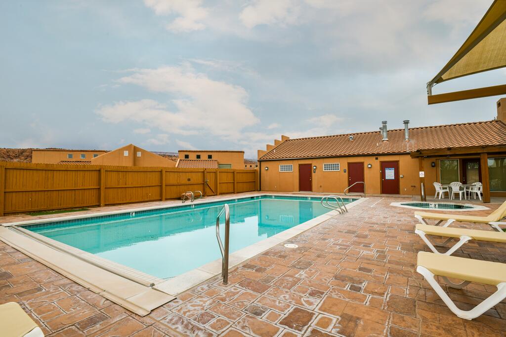 RV Y3 - Close To Arches, Private Hot Tub, Plenty Of Room - thumb 1