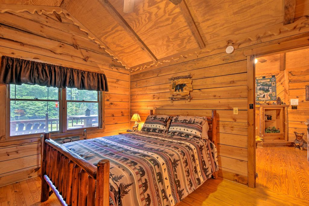 Secluded And Peaceful Family Retreat With Hot Tub! - thumb 0