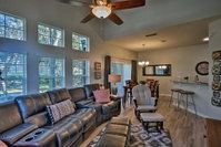 Sleek Kissimmee Townhome w/Pool--10 Mins to Disney Accommodation Deal