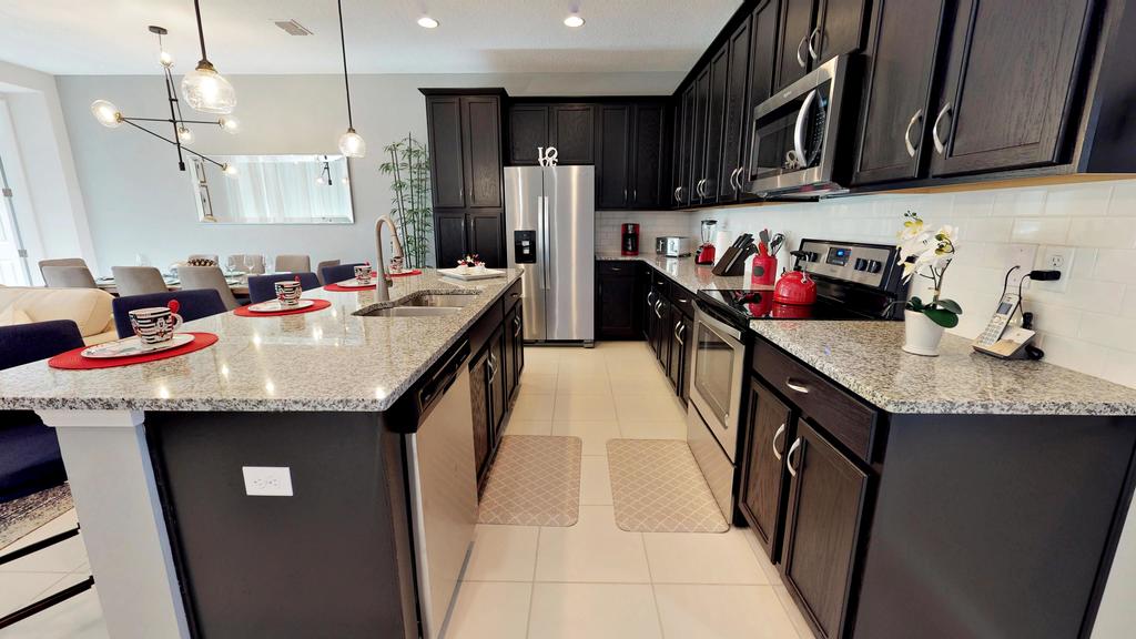 SOLARA RESORT! 5br (3 Suites) Great For Family. Pool, WiFi & Parking Free SO1592 - thumb 1