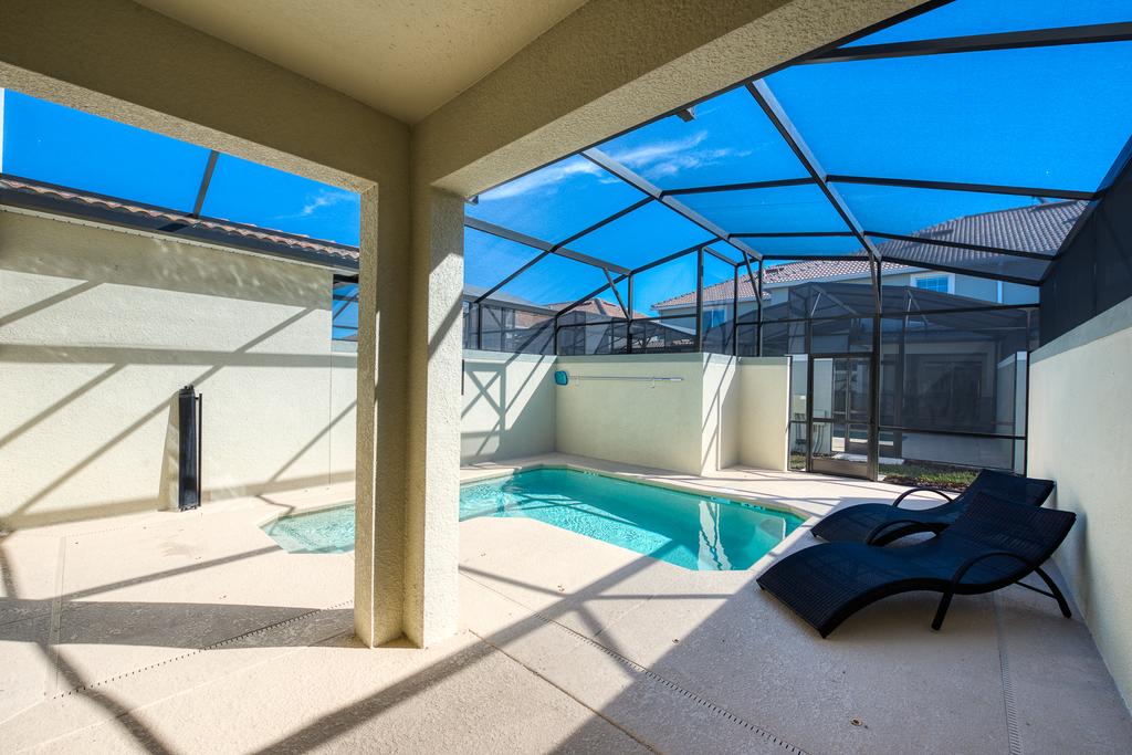 Spacious 4 Bedroom Villa - thumb 1