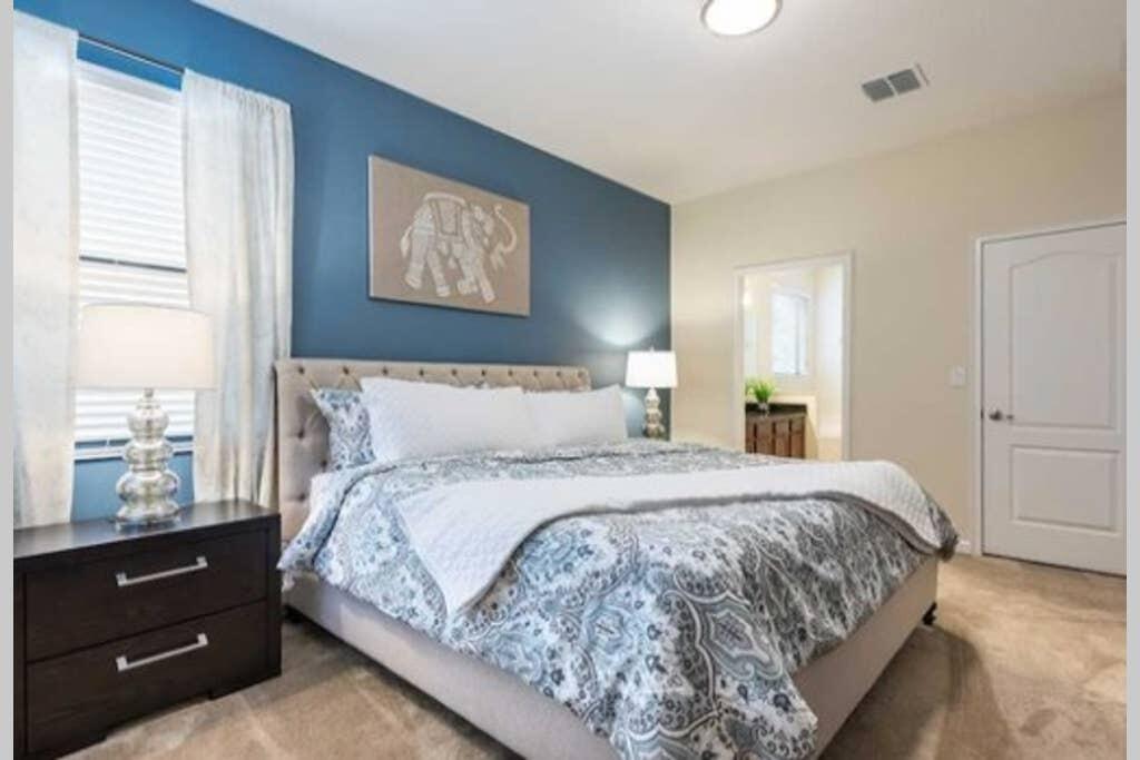 Spacious 6 Bed With Pool - thumb 2