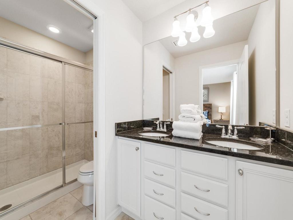 Spacious 8 Bedroom Home, Windsor At Westside - thumb 0