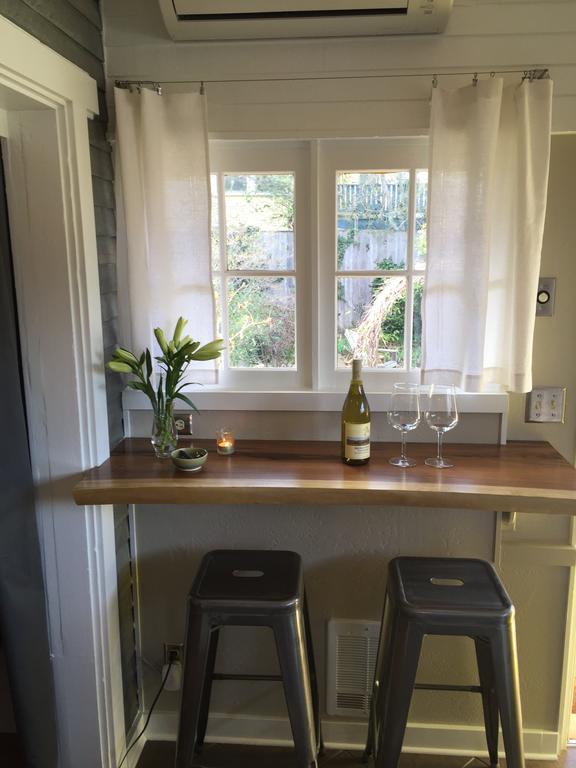 Stone's Throw Bungalow - thumb 2