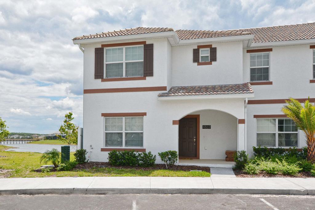 Storey Lake-5 Bedroom Townhome W/Splashpool-1630ST - thumb 3