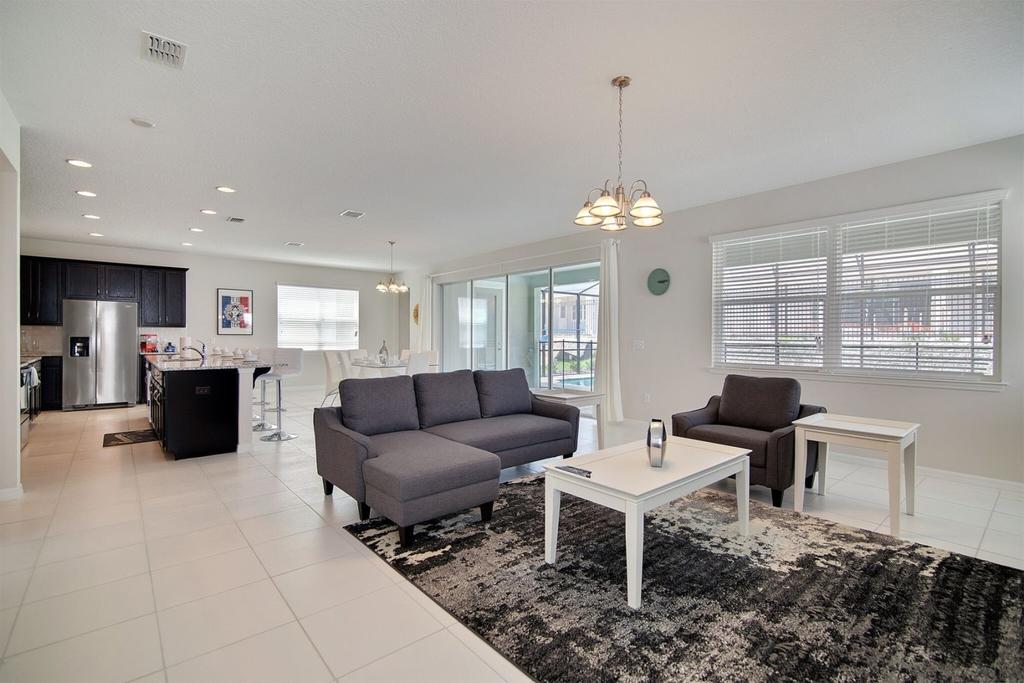 Superb Solara Resort 5 Bedroom 4.5 Bath Pool Home - thumb 0
