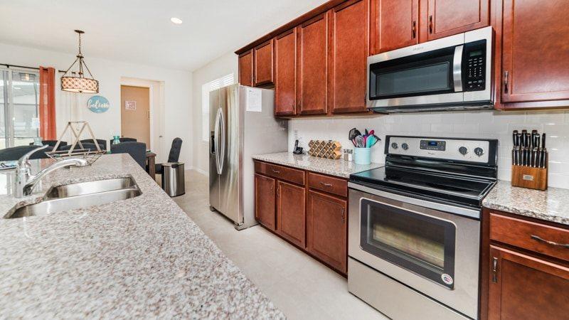 Superb Solara Resort 6 Bedroom 4.5 Bath Pool Home - thumb 3