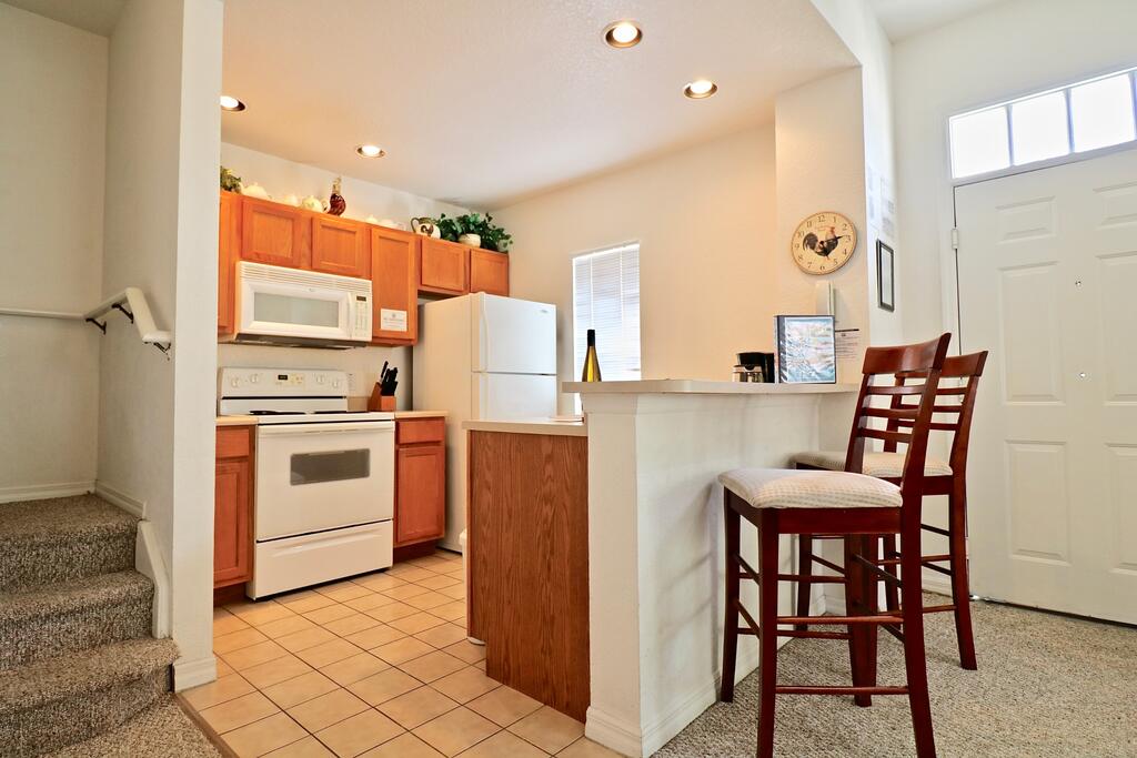 Superb Value Resort Townhome Near Shopping - thumb 3