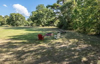 Texas Glamp Camp - near Renaissance Festival Ren Fest Bernhardt Arrowhead Hill Olde Dobbin Station Ranch House Farmhouse a Accommodation Deal