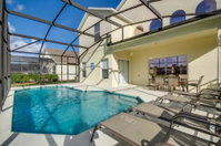 Trendy 5 Bedroom Villa with Lake View villa Accommodation Deal