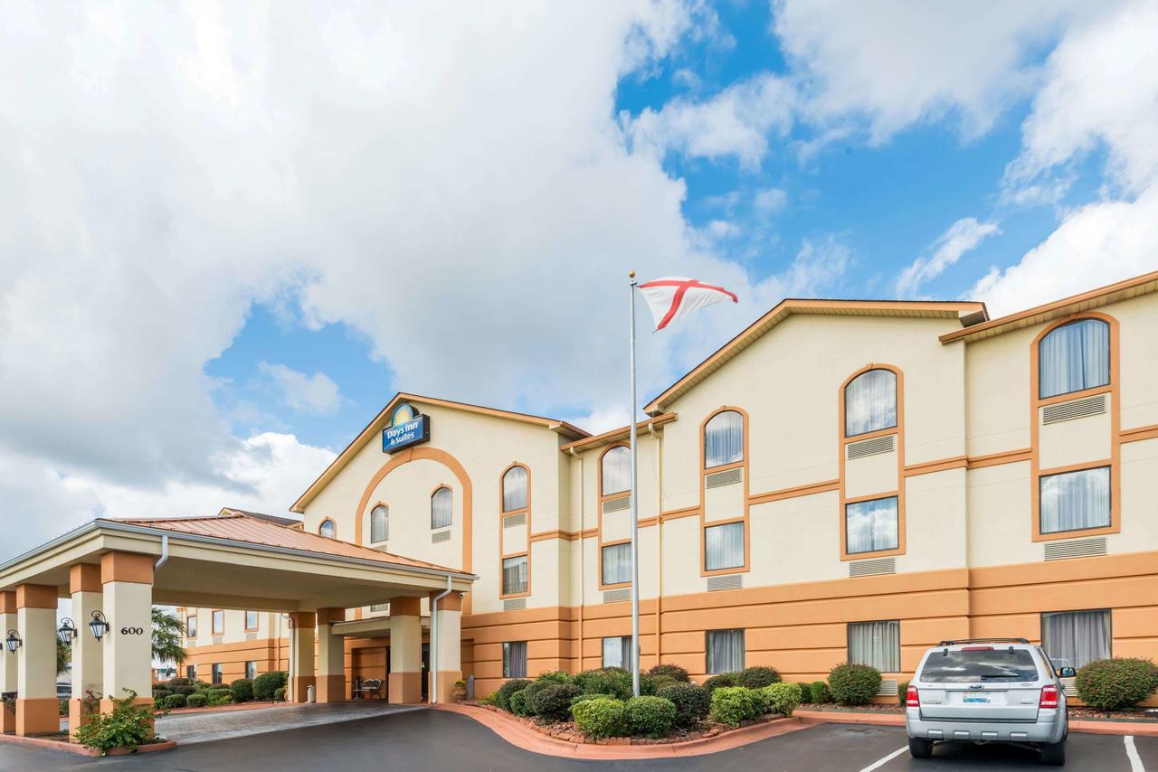 Days Inn & Suites By Wyndham Prattville-Montgomery - thumb 0