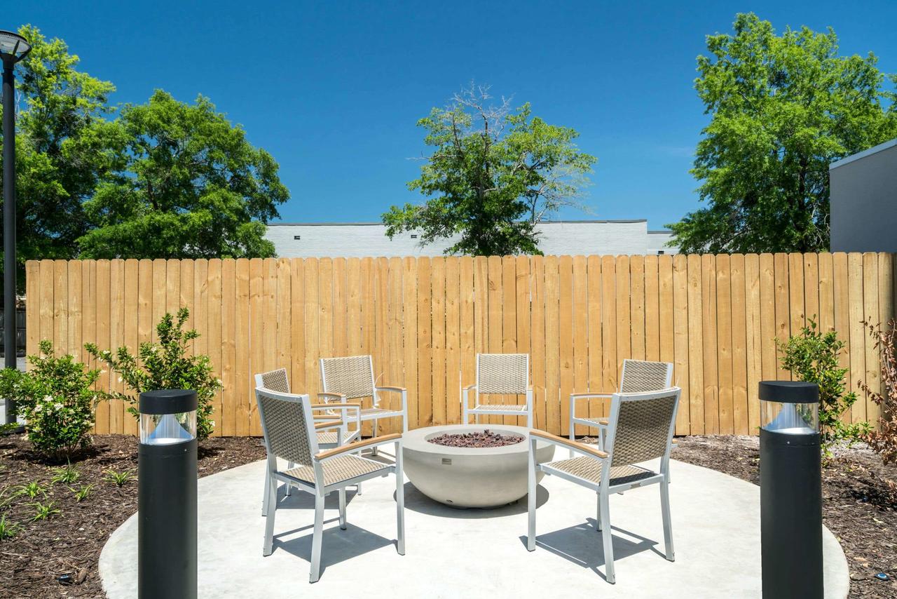 La Quinta By Wyndham Mobile - thumb 16