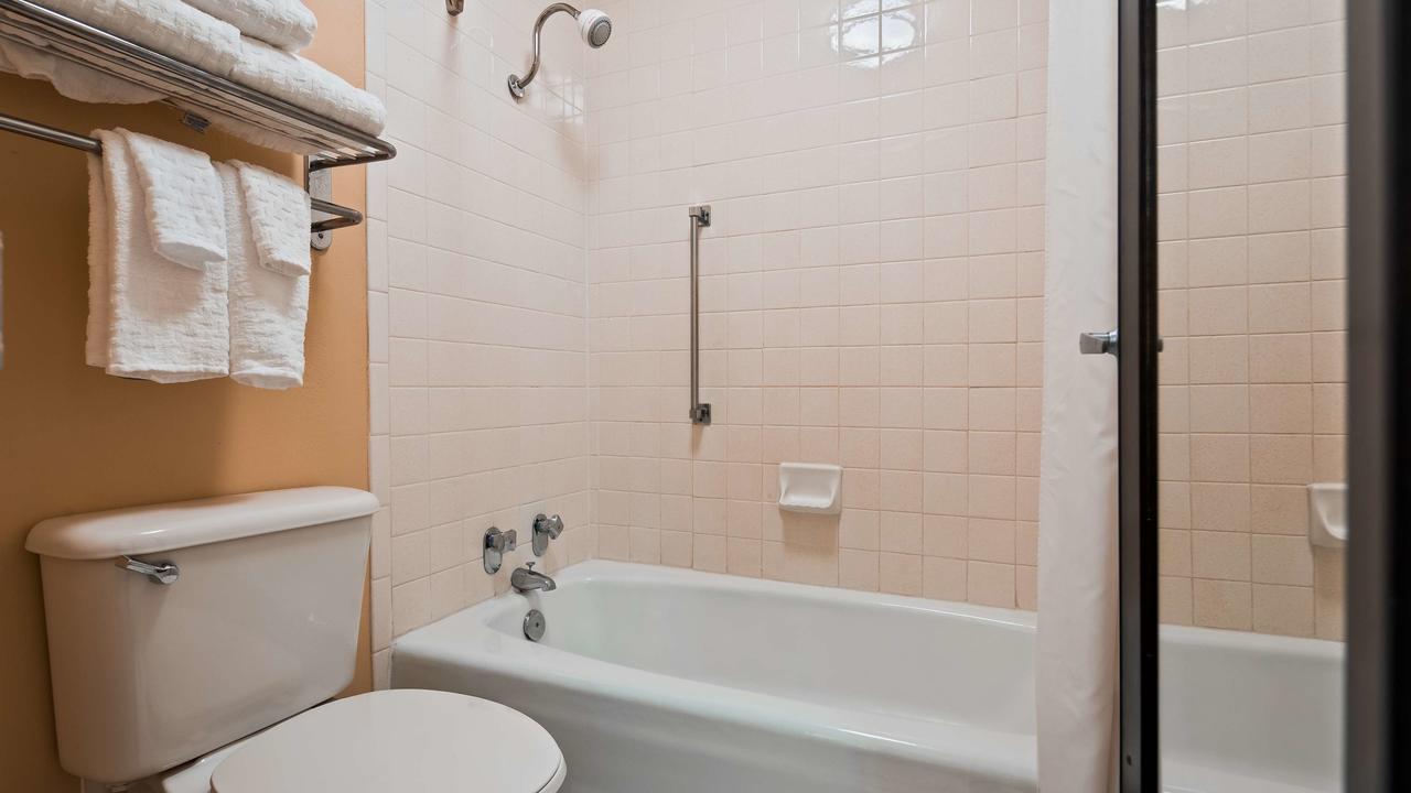 Best Western University Inn - thumb 11