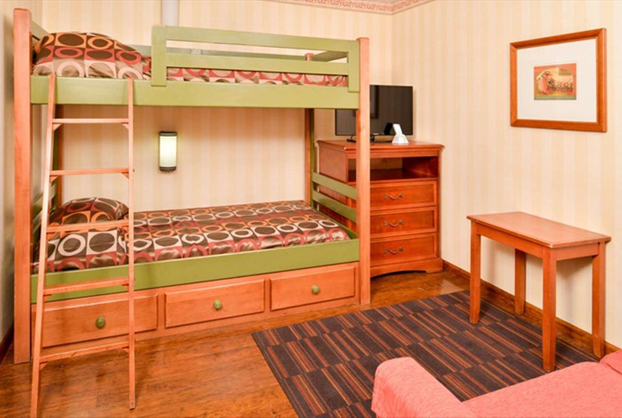 Best Western Plus Raffles Inn & Suites - thumb 11