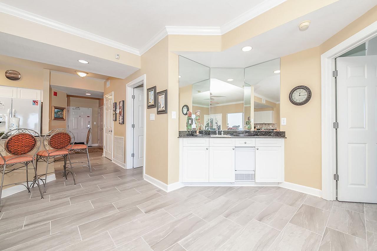 Admirals Quarters 802 - thumb 12