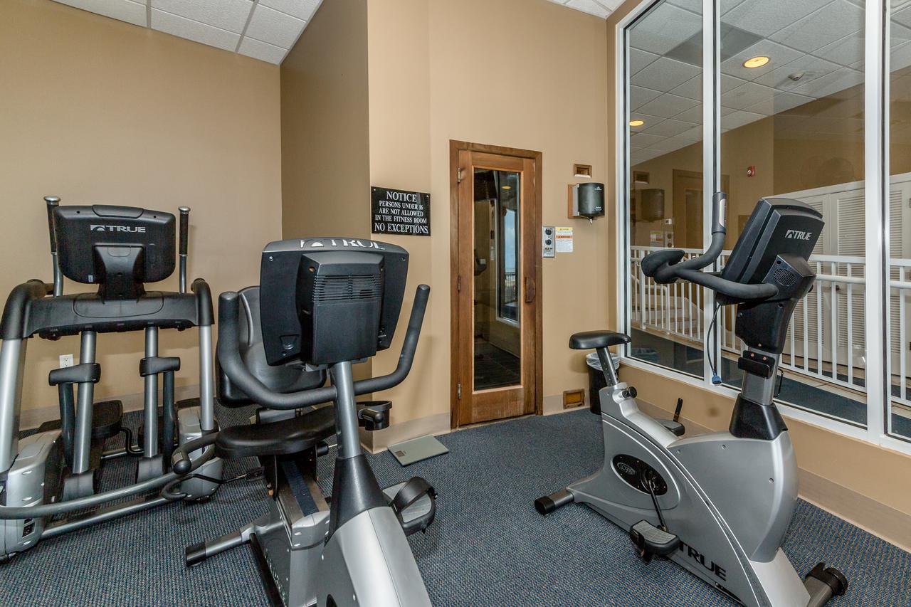 Admirals Quarters 802 - thumb 35