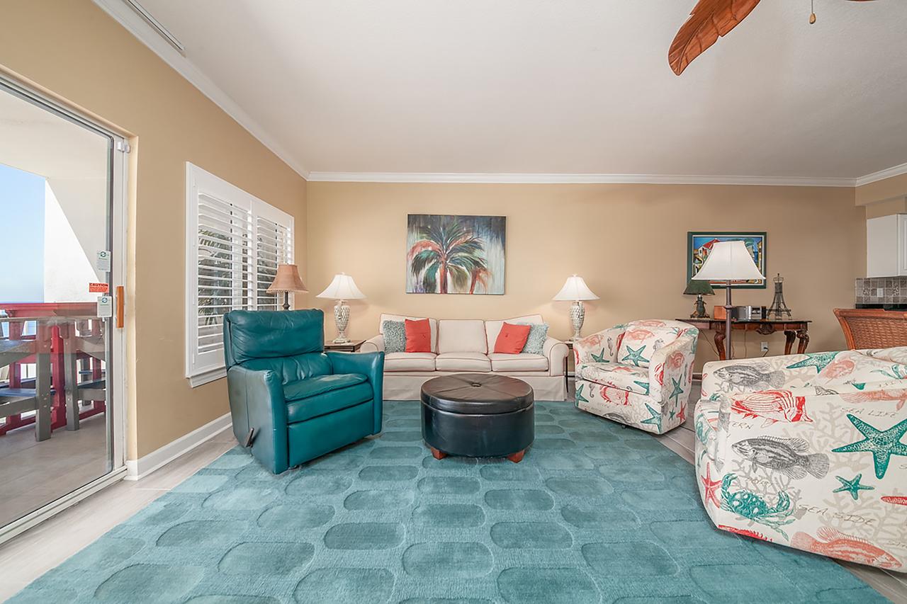 Admirals Quarters 802 - thumb 10