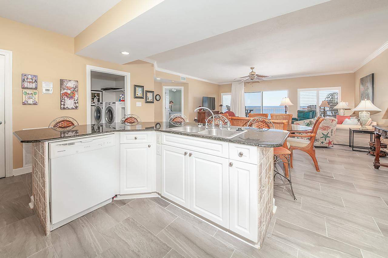 Admirals Quarters 802 - thumb 3