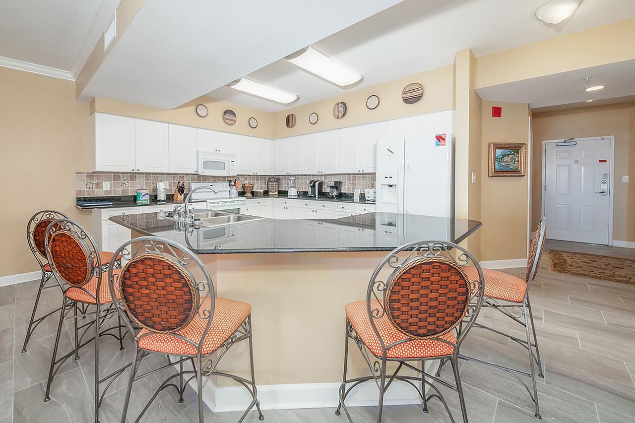 Admirals Quarters 802 - thumb 5