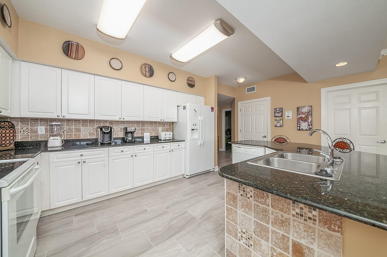 Admirals Quarters 802 - thumb 2