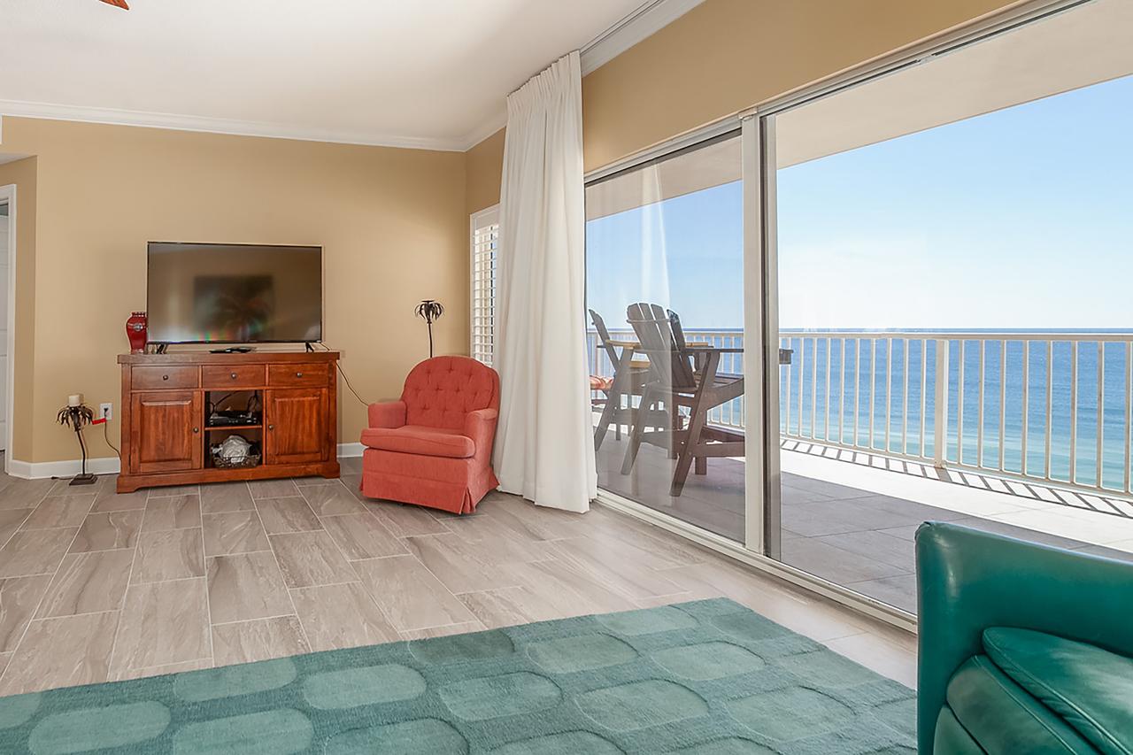 Admirals Quarters 802 - thumb 11