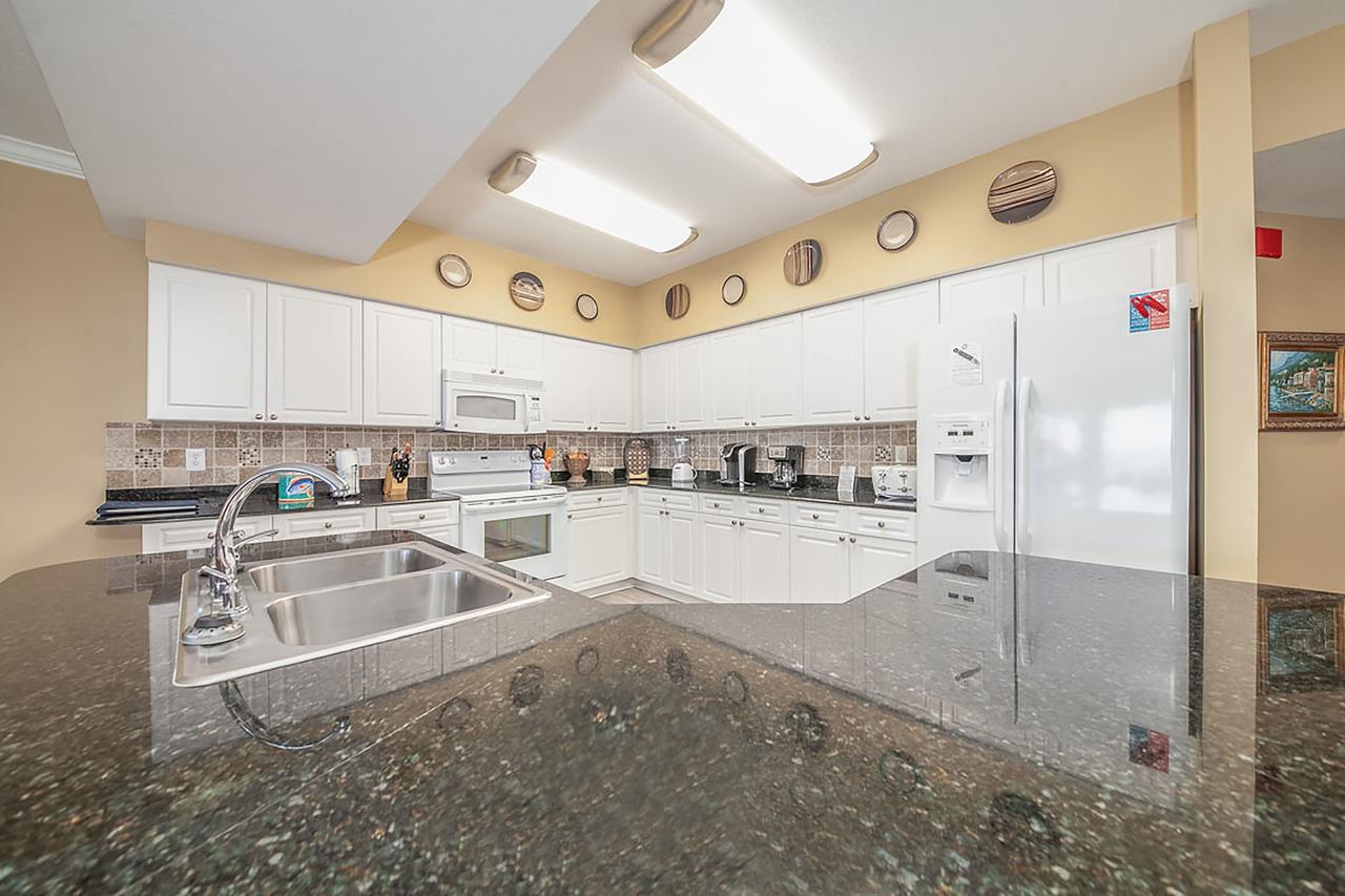 Admirals Quarters 802 - thumb 1