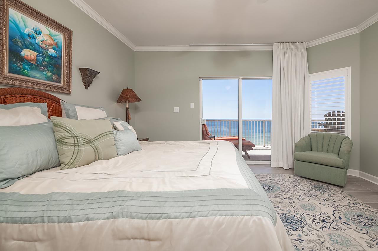 Admirals Quarters 802 - thumb 15