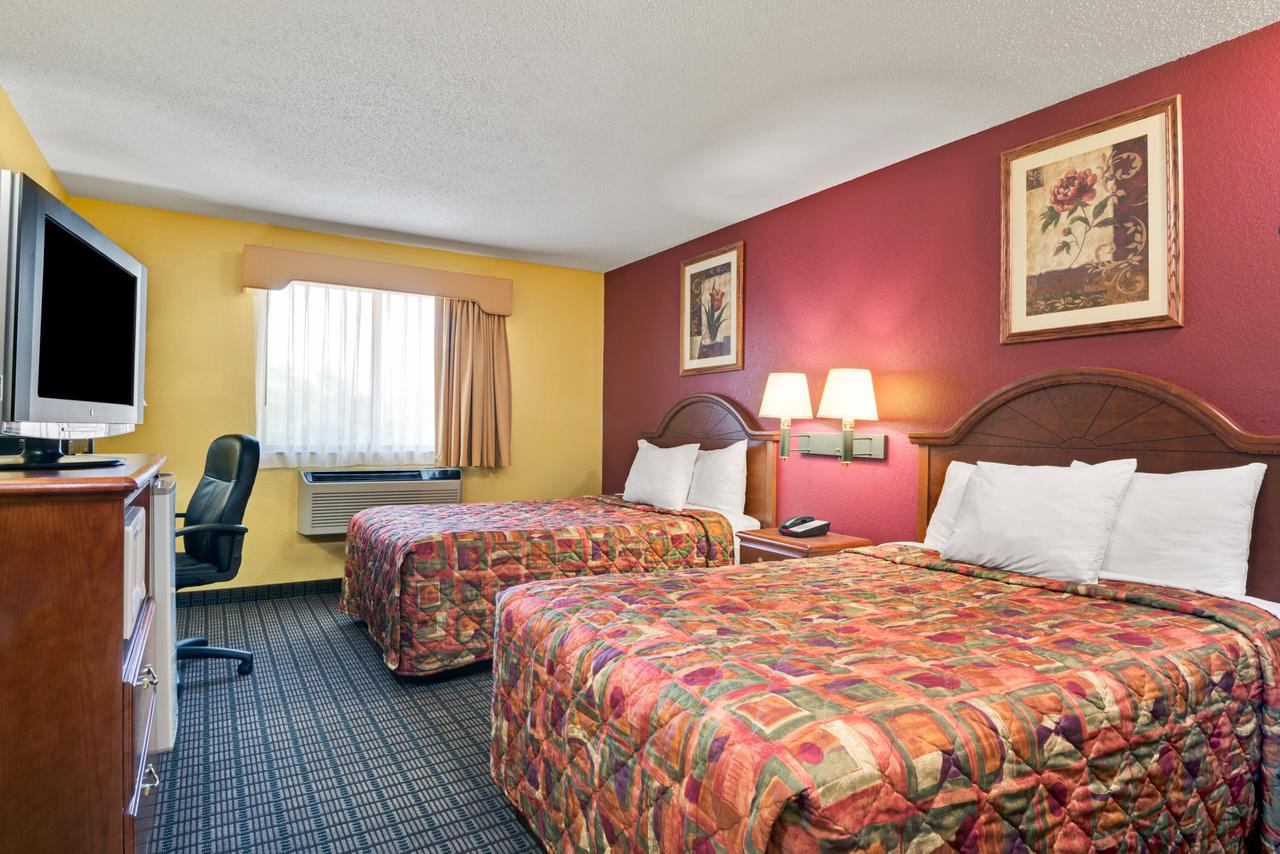 Days Inn By Wyndham Torrington - thumb 11