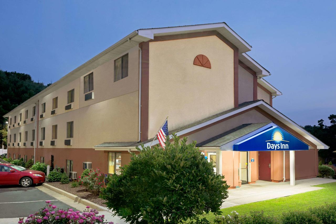 Days Inn By Wyndham Torrington - thumb 20