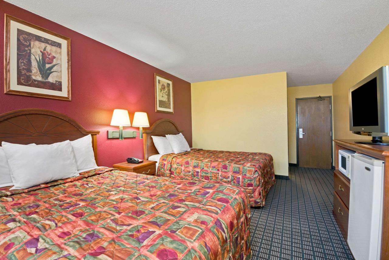 Days Inn By Wyndham Torrington - thumb 13