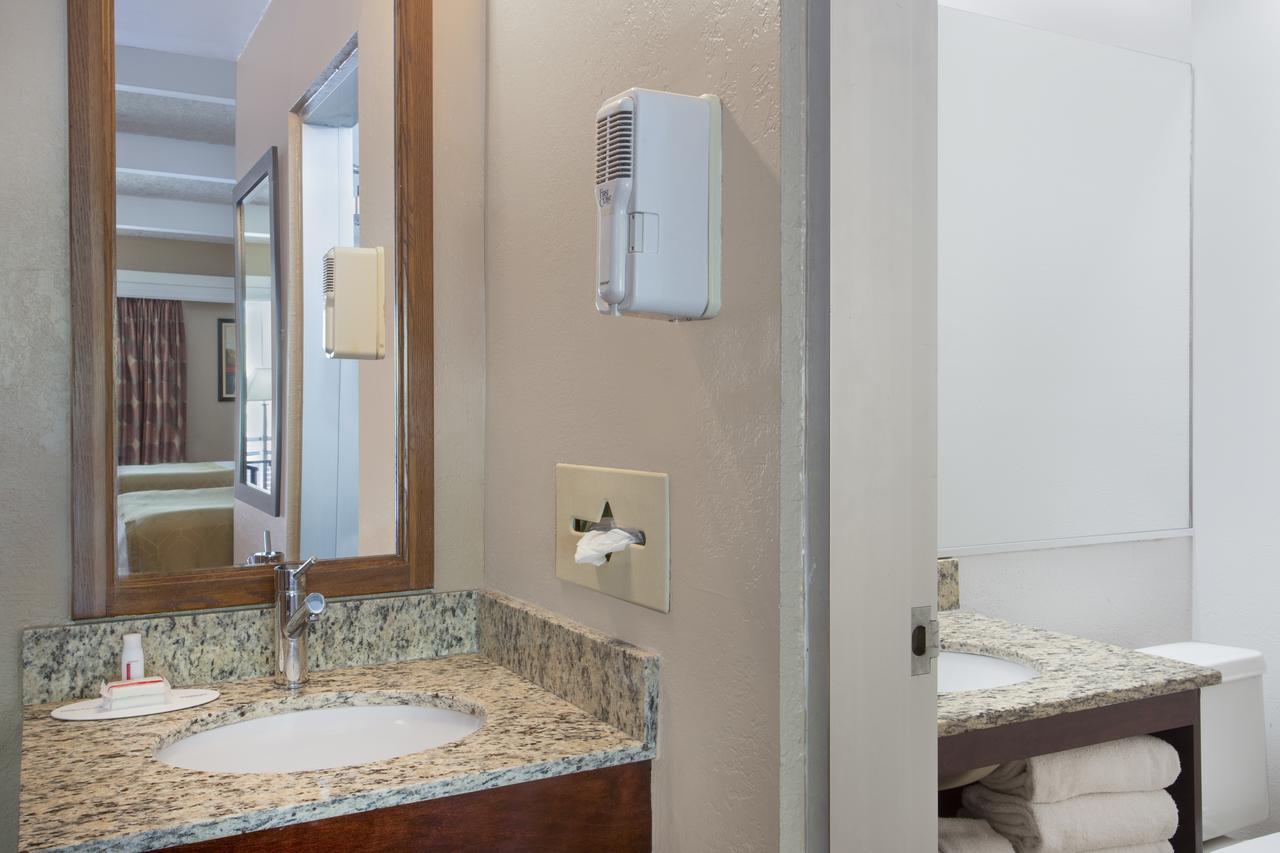 Travelodge By Wyndham Lakeland - thumb 28