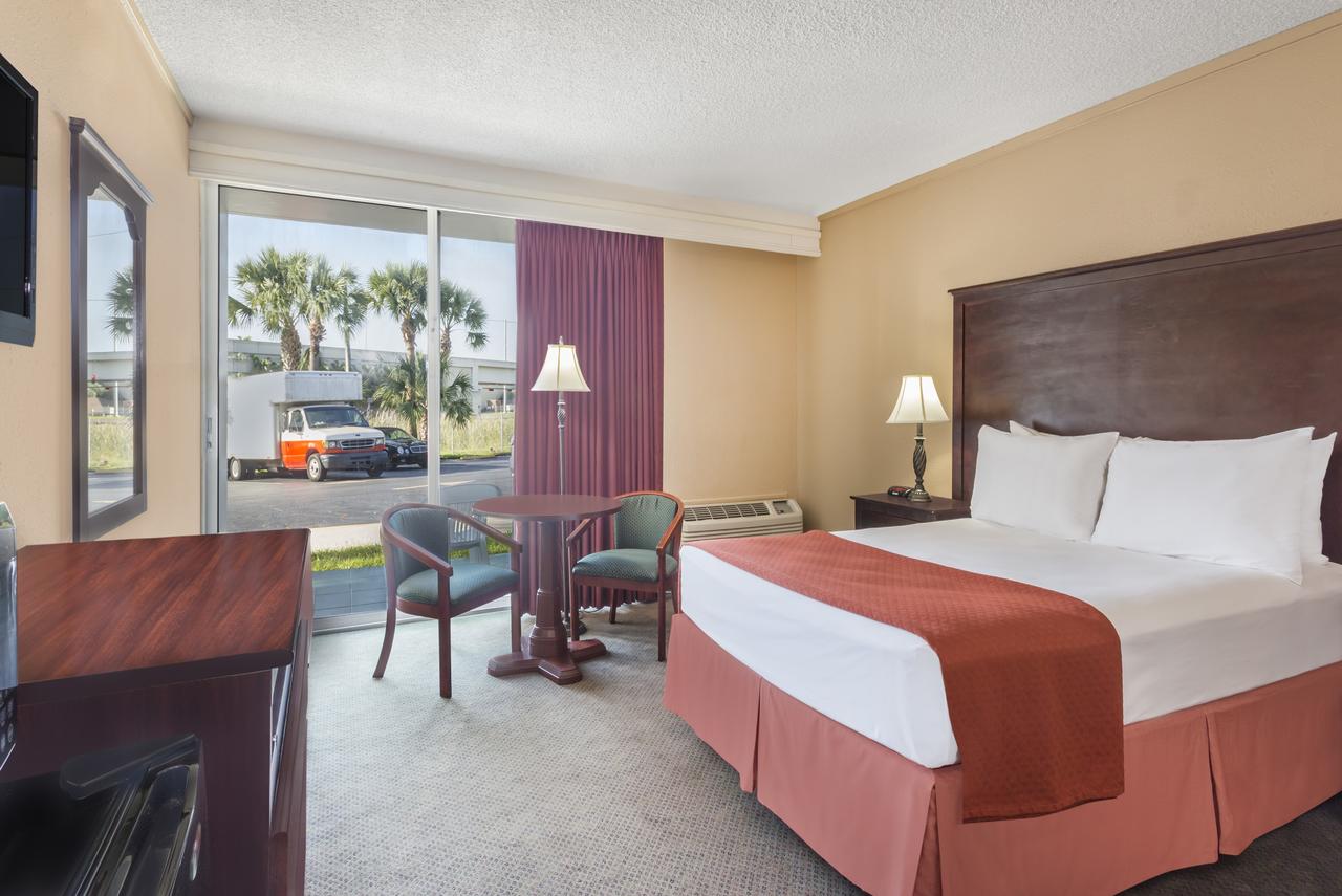 Travelodge By Wyndham Lakeland - thumb 29