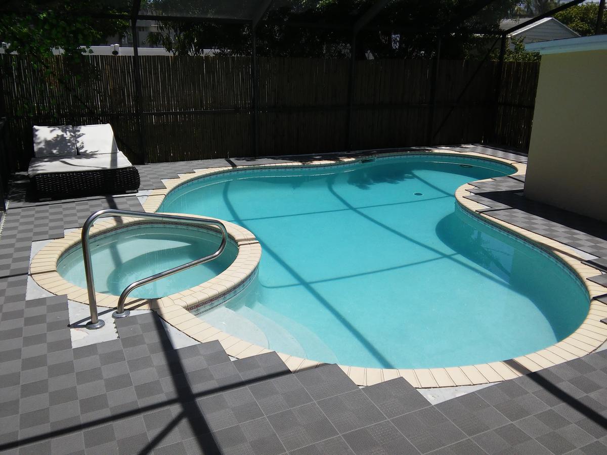 House With Pool - thumb 0