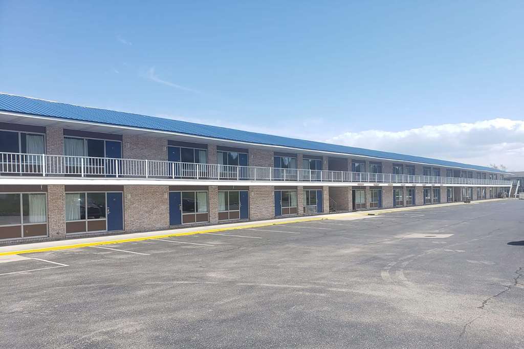 Days Inn & Suites By Wyndham St Ignace - thumb 1