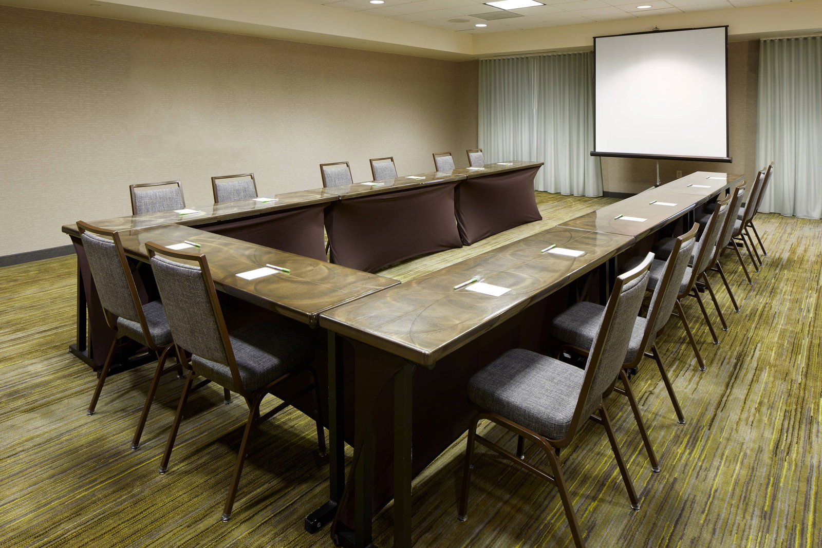 Courtyard By Marriott Edison Woodbridge - thumb 8