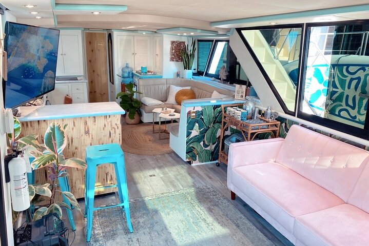 59ft Tiki Yacht Rental & Tour Of Santa Monica Bay - thumb 1