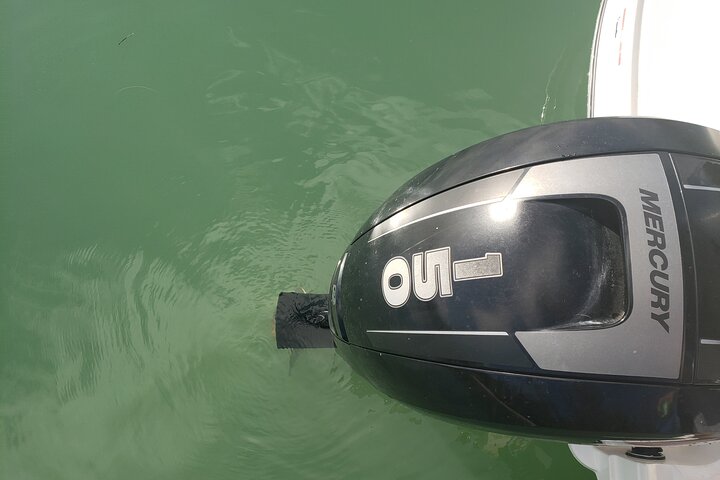 VR5 21 Ft Boat Rental For 7 People Gas Included, Be Your Own Captain - thumb 0